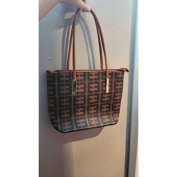 Beautiful handbag - Picture 1 of 5